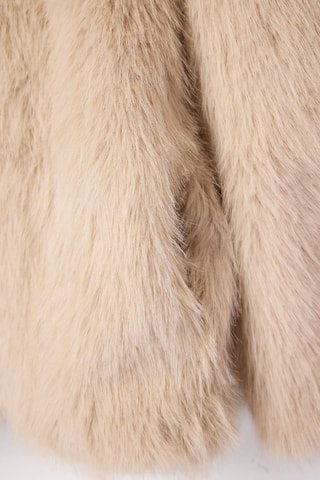 Abrigo con capucha - 