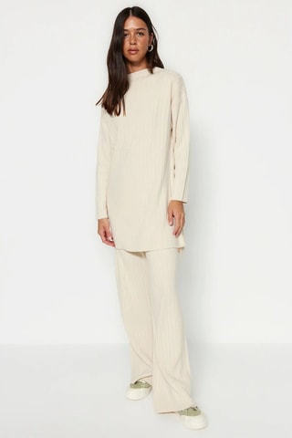 Túnica y pantalón regular fit - Beige