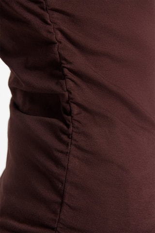 Top asimétrico - Marrón