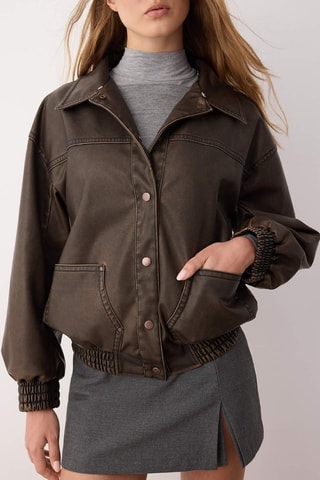 Chaqueta con capucha -  y 