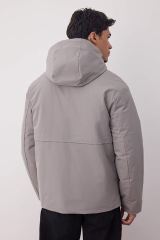 Parka con capucha -  y 