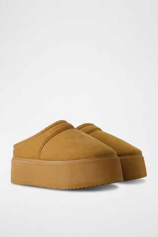 Zuecos con plataforma - Beige