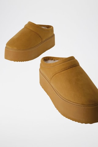 Zuecos con plataforma - Beige