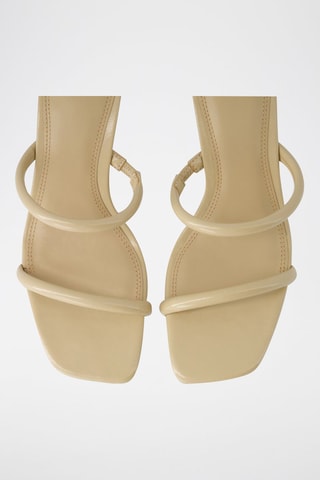 Sandalias de tacón - Beige