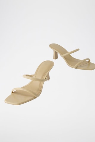 Sandalias de tacón - Beige