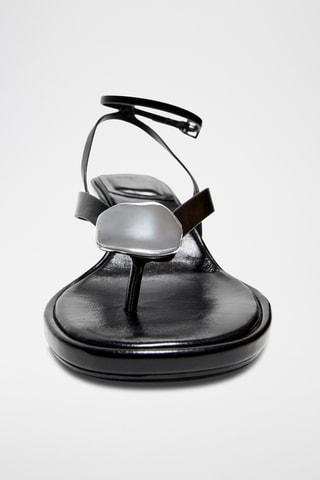 Sandalias de tacón - Negro y plateado