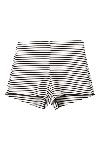 Short - Negro y crudo