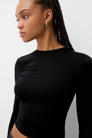 Camiseta cropped - Negro