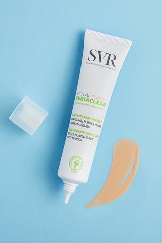Intensieve Verzorging Tegen Puistjes Mee-eters en Vlekjes Active Tint Sebiaclear - 40 ml