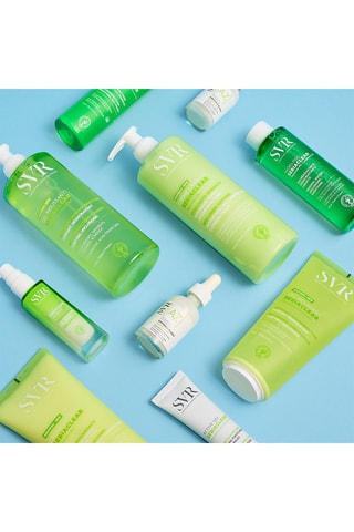 Intensieve Verzorging Tegen Puistjes Mee-eters en Vlekjes Active Tint Sebiaclear - 40 ml