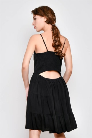 Vestido com folhos 
Preto - 