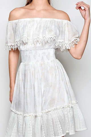 Vestido com folhos - Branco - 