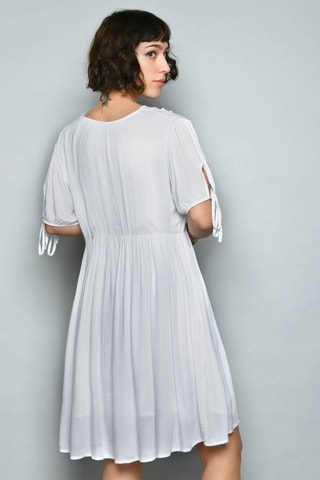 Vestido estilo patinadora 
Branco - 