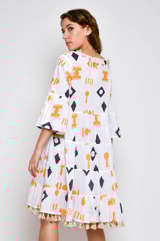 Vestido com folhos 
Branco - 