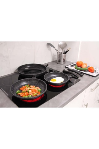 3 poêles revêtement Greblon® C3 - 20, 24 et 28 cm