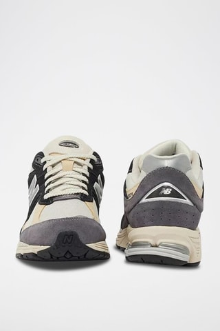 Sneakers 2002 - Noir et beige