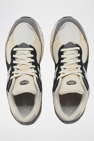 Sneakers 2002 - Noir et beige