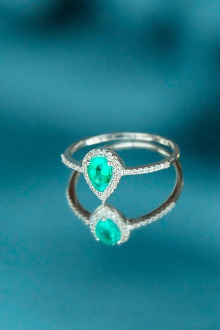 Bague Perrine - Or blanc, diamants et émeraude