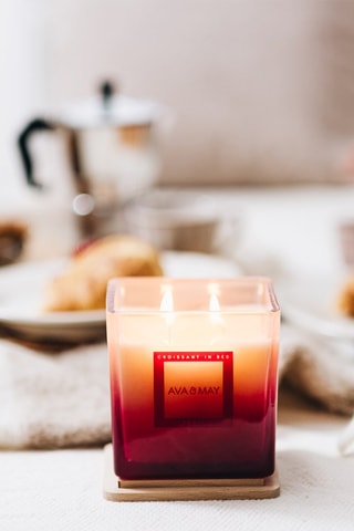 Candela profumata Croissant au lit - Nocciola, zucchero bruno e vaniglia