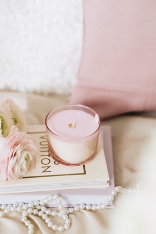 Candela profumata 0.3 - Legno di sandalo, caramello e vaniglia