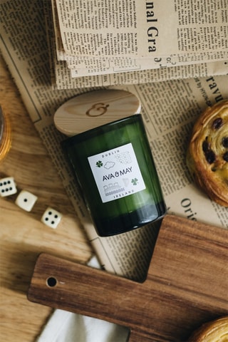 Candela profumata Dublin - Cardamomo, cipresso e patchouli