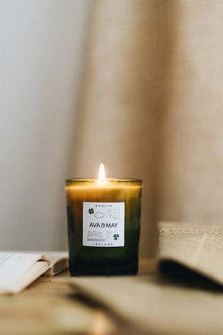 Candela profumata Dublin - Cardamomo, cipresso e patchouli