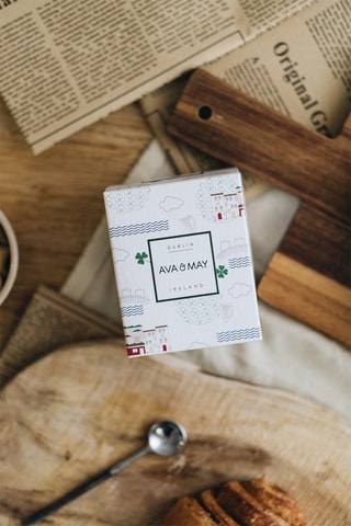 Candela profumata Dublin - Cardamomo, cipresso e patchouli