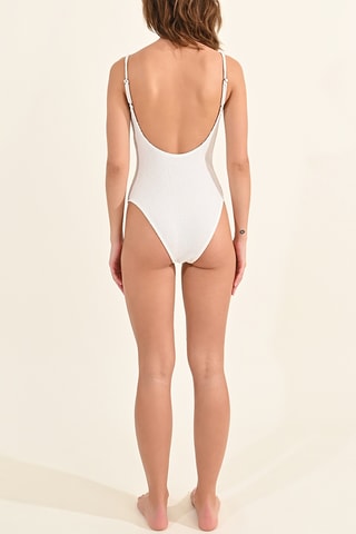 Body - Blanco - Molly Bracken