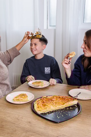 Kit epifania: teglia rotonda 30 cm con fava e corona