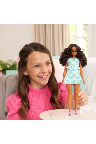 Boneca Fashionistas Barbie - A partir dos 3 anos