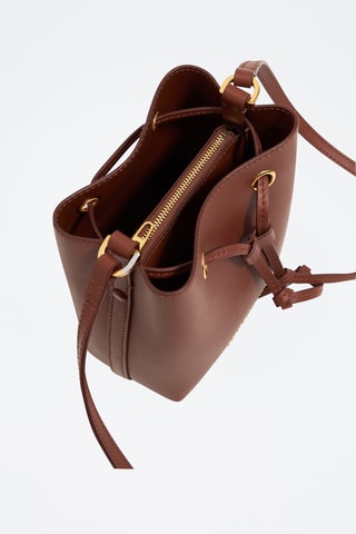 Borsa a secchiello in pelle - Marrone