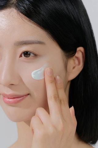 Zonneserum Water-Fit Hyalu-Cica met Centella Asiatica uit Madagaskar - 15 ml