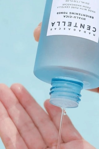 Tonique éclaircissant hyalu-cica Madagascar Centella  - Peaux sensibles - 210 ml