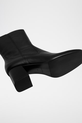 Botins em couro - Preto