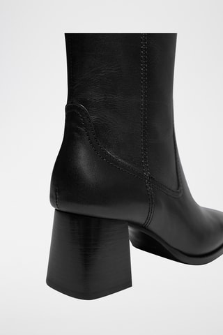 Botins em couro - Preto