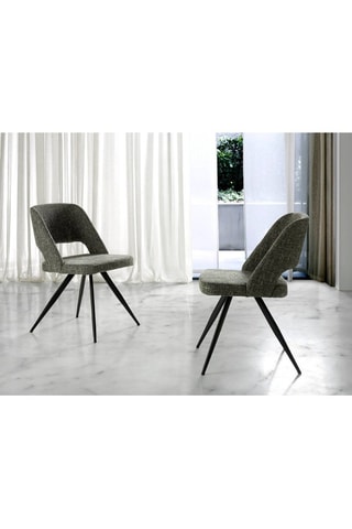 2 cadeiras - 82 x 61 x 53 cm