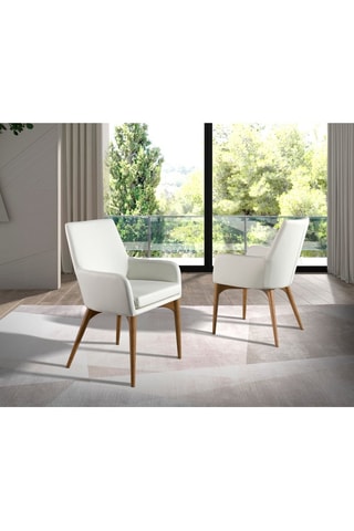 2 chaises en bois - 57 x 88 x 64 cm