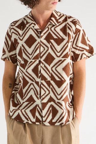 Camisa regular fit de lino - Camel