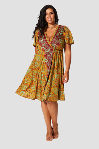 Vestido traçado - Amarelo - Branco, vermelho e verde