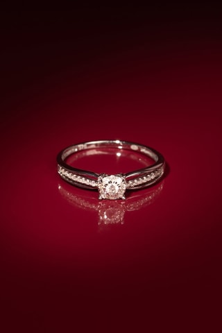 Solitario La Promise - Oro blanco y diamantes