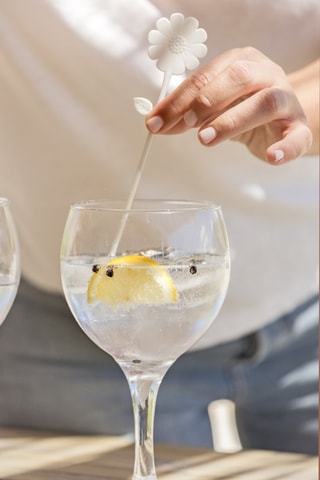 4 cuillères à cocktail