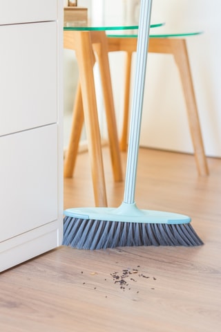 Balai avec pare-chocs - 34 x 7 x 13,5 cm