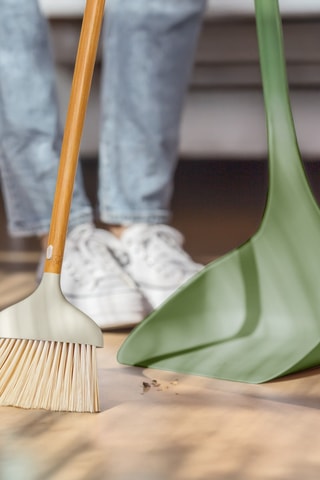 Balai et pelle - 25 x 21 x 81 cm