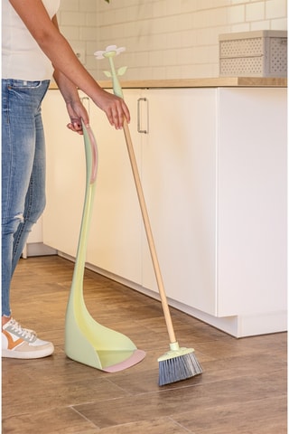 Balai et pelle en bambou