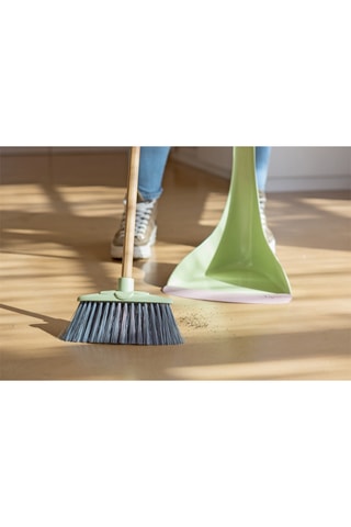 Balai et pelle en bambou