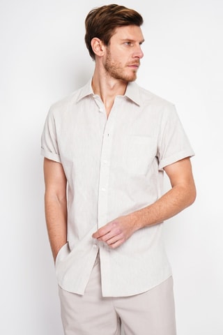 Camisa regular fit de lino - Beige
