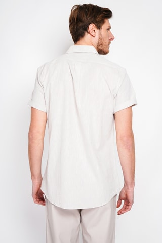 Camisa regular fit de lino - Beige