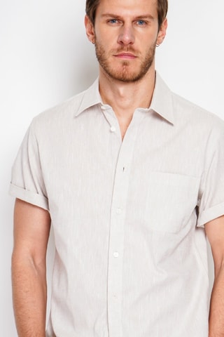 Camisa regular fit de lino - Beige