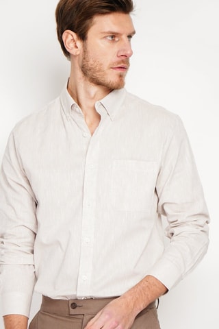 Camisa regular fit de lino - Beige