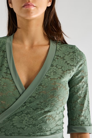 Top a portafoglio in pizzo Gladys - Mandorla